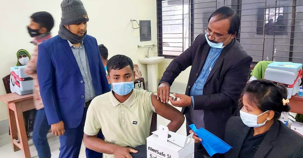 গণটিকার আওতায় ডোমারের ৪০ হাজার মানুষ