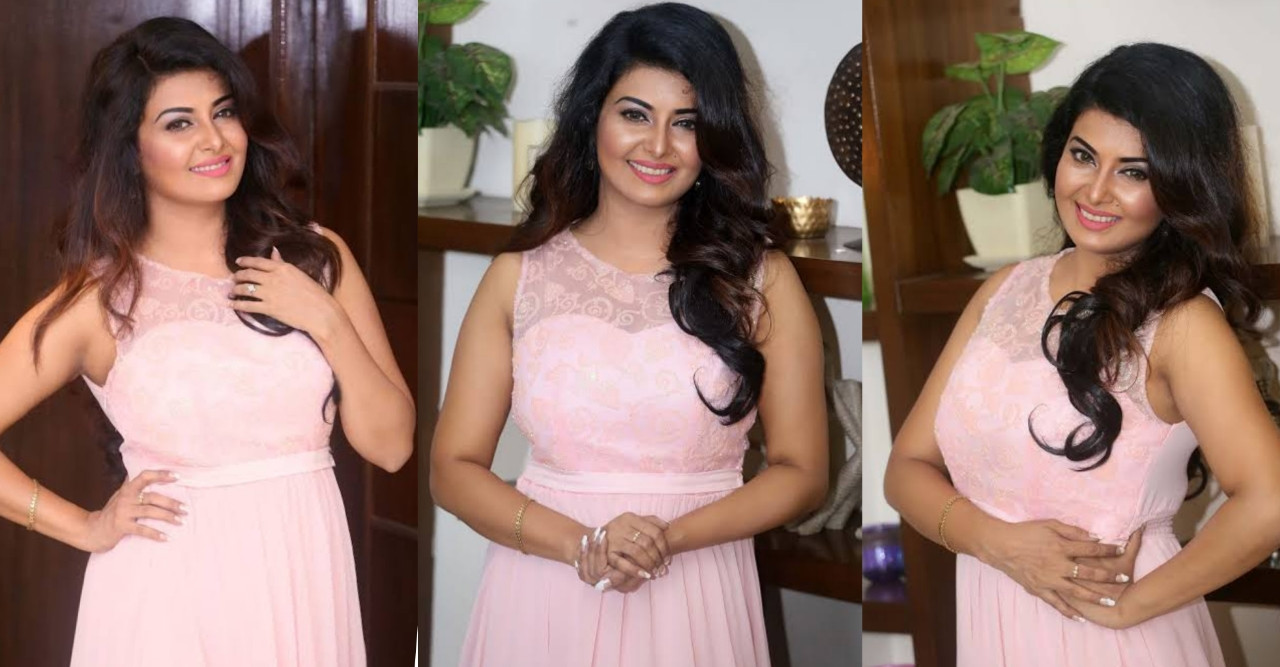 অভিনেত্রী আয়েশা সালমা মুক্তির জন্মদিন আজ