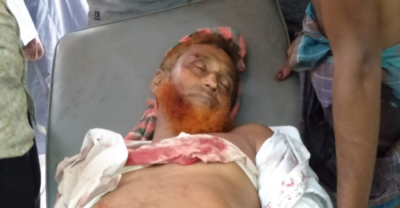 জমি নিয়ে বিরোধের জেরে রেজাউল করিম পটু মোল্যাকে কুপিয়ে হত্যা