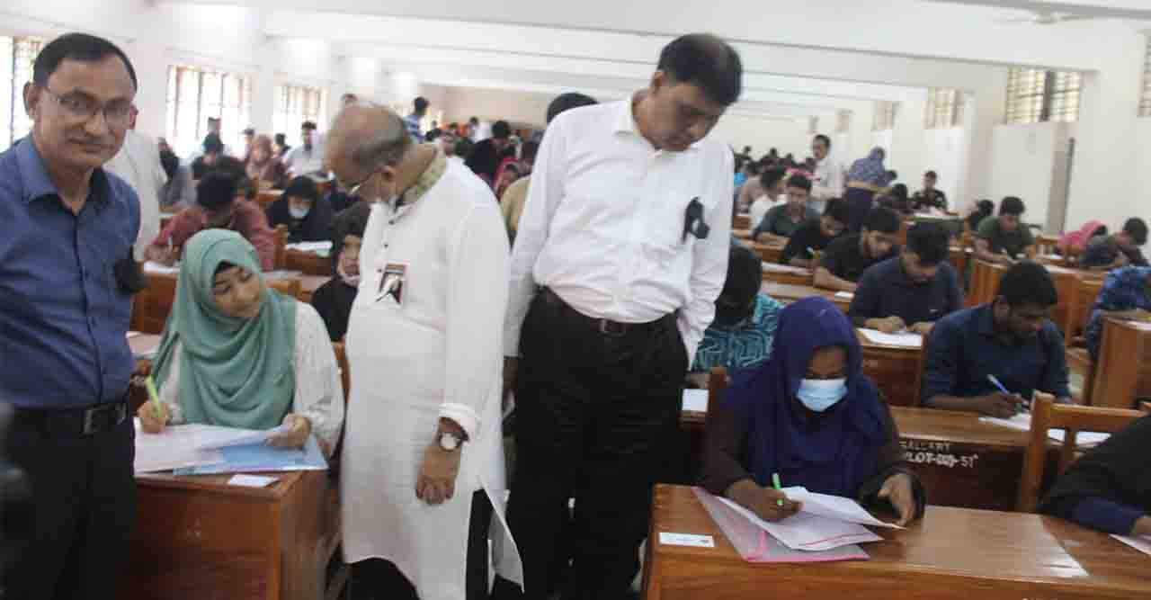 ইবিতে গুচ্ছ পদ্ধতির ‘সি‘ ইউনিটের ভর্তি পরীক্ষা সম্পন্ন