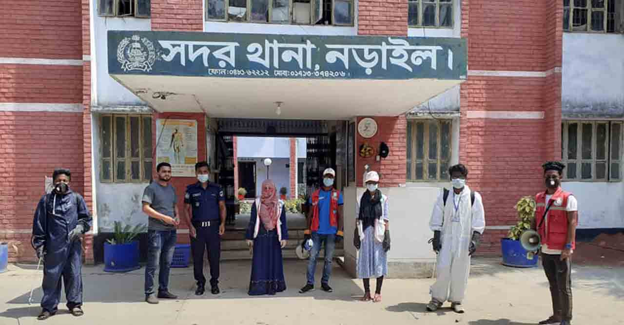 গাড়িতে আগুন ও পুলিশের কাজে বাঁধা, ৩জন গ্রেফতার