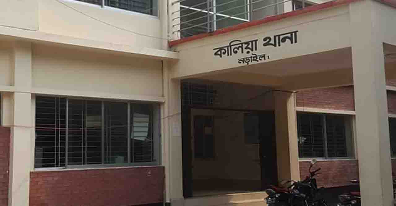 পুলিশ ফাঁড়িতে ইয়াবা জমা দিতে গিয়ে ফাঁসলো যুবক