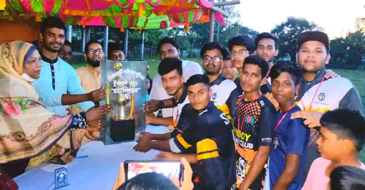 ডোমারে ‘চিকনমাটি ফুটবল টুর্নামেন্ট’ এর ফাইনাল
