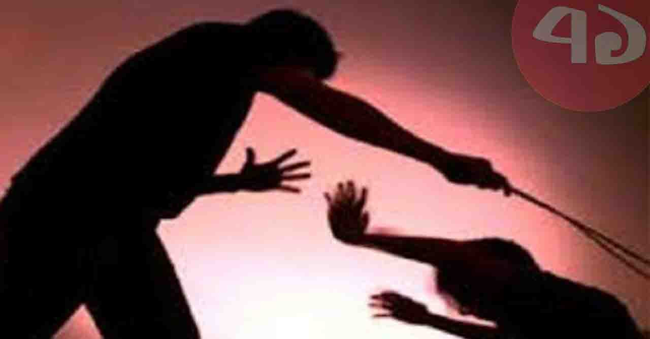 বিভ্রস্ত নারীকে হাসপাতালে পৌছে পুলিশকে পিটিয়ে রক্তাক্ত