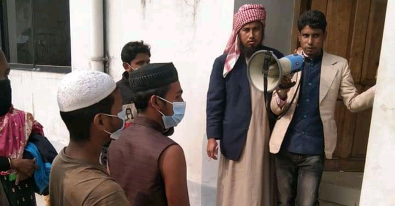 ডোমারে করোনার টিকা পাচ্ছে মাদ্রাসার ছাত্ররাও