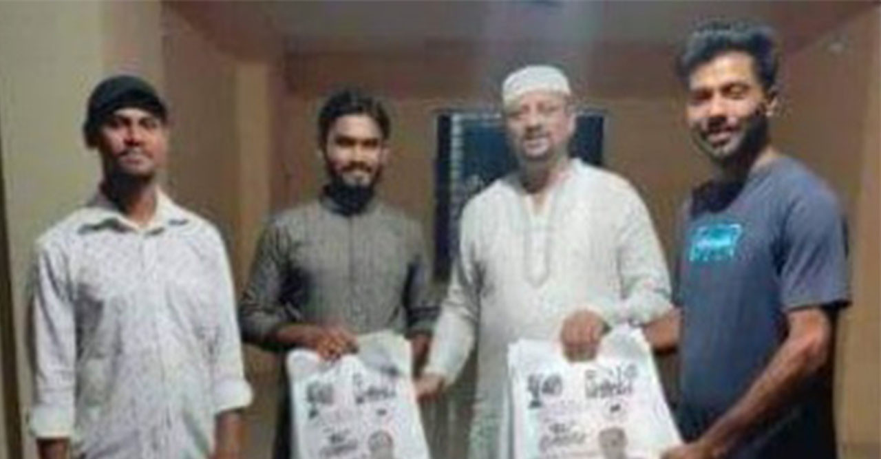 ১০ হাজার মানুষকে আ.লীগ নেতার ঈদ উপহার বিতরন