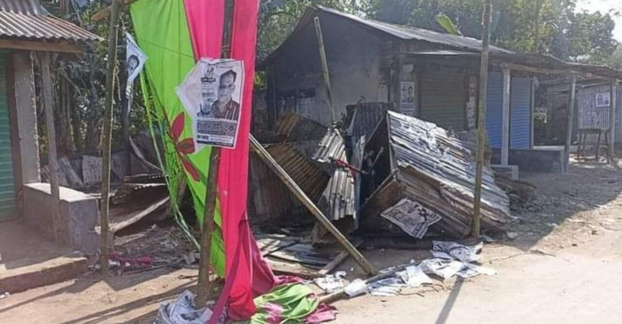 রাতে কর্মীসভা, সকালে নৌকার ক্যাম্প  আগুনে পুড়ে ছাই