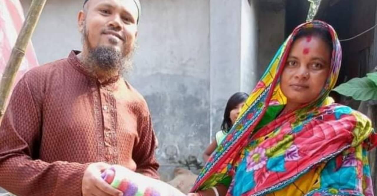 আমতলী শীতার্থদের মাঝে কম্বল বিতরন