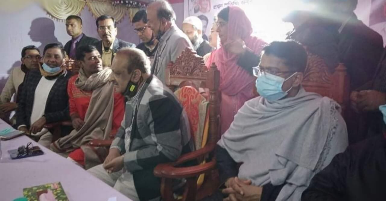 মোল্লাহাটে বিজয় দিবস ফুটবল টুর্নামেন্ট অনুষ্ঠিত