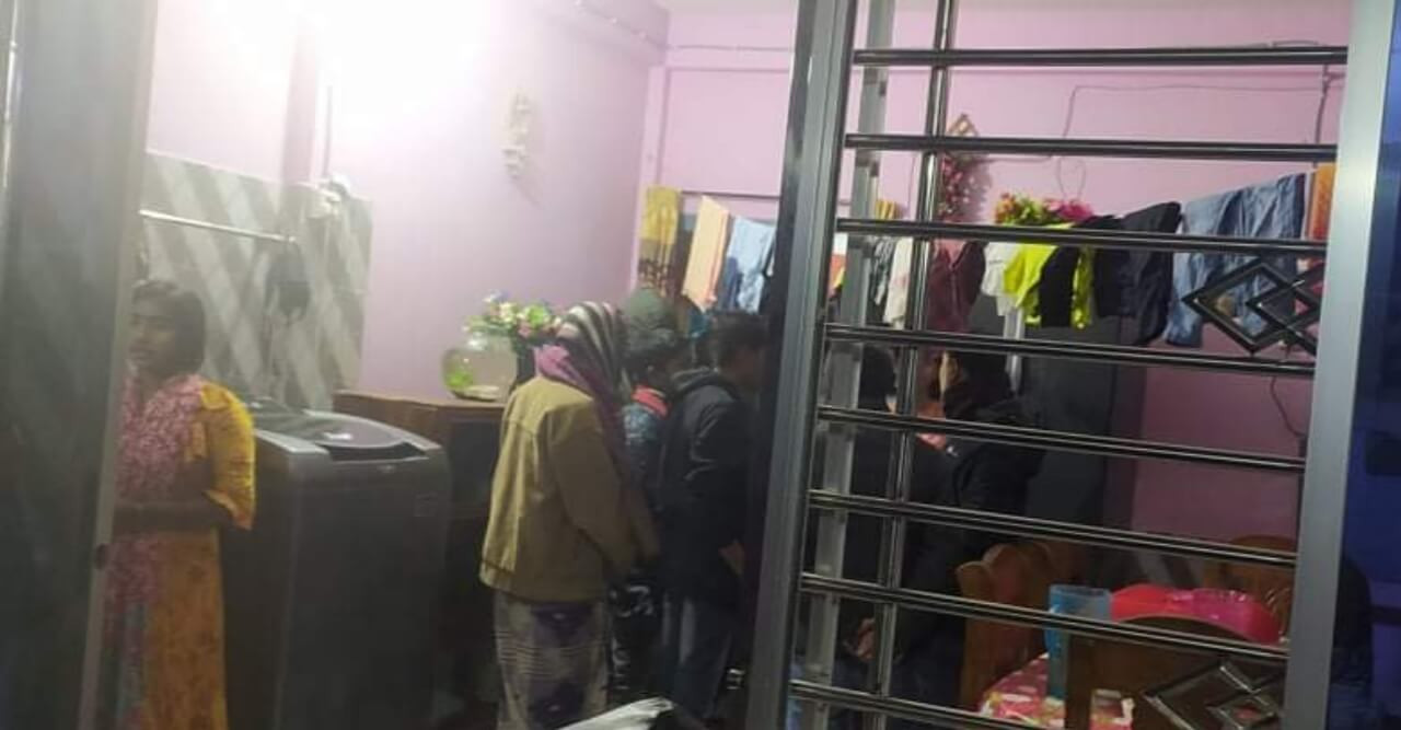 পরিবারকে জিম্মি করে আ'লীগ নেতার বাড়িতে ডাকাতি!