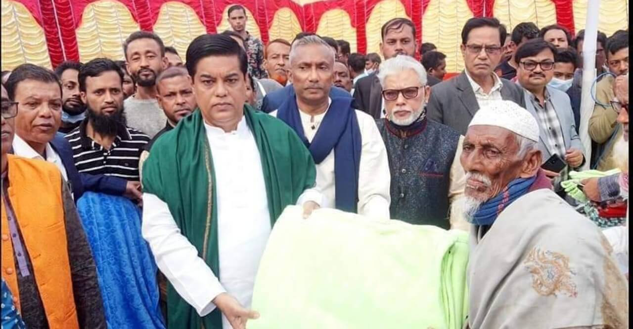 শীতার্তদের মাঝে শীতবস্ত্র বিতরণ করলেন এমপি জ্যাকব