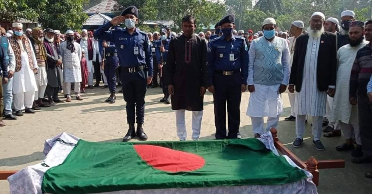 মোল্লাহাটে বীর মুক্তিযোদ্ধার রাষ্ট্রীয় মর্যাদায় দাফন সম্পন্ন