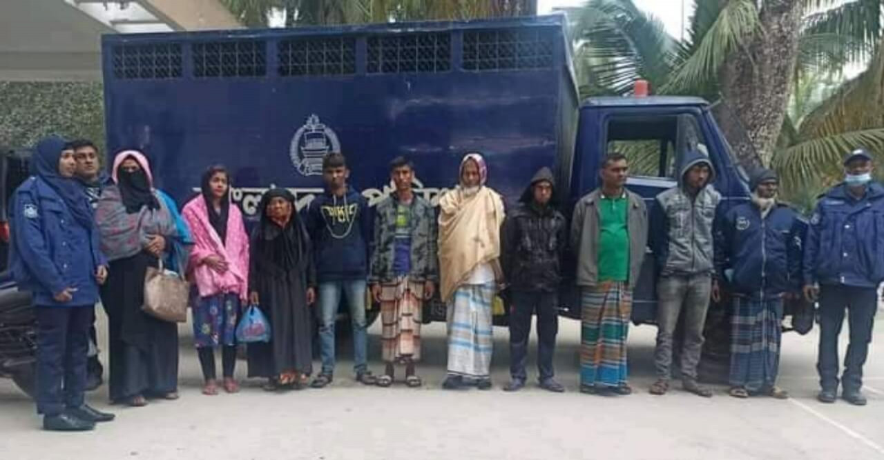 মোল্লাহাটে পরোয়ানা ভূক্ত ১০ আসামী গ্রেফতার