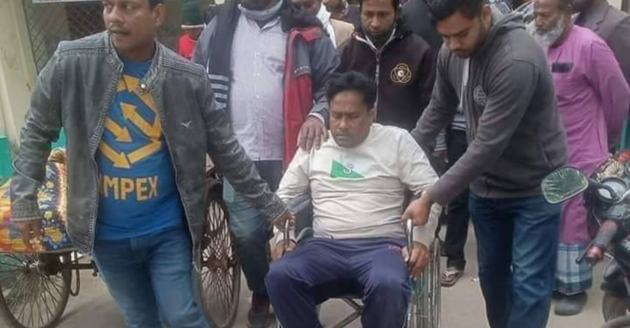 তালা সদর ইউপি চেয়ারম্যান জাকির হোসেন সড়ক দুর্ঘটনায় আহত