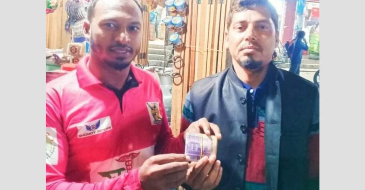 আমতলীতে সততার উদাহরন দিলেন শামীম গাজী