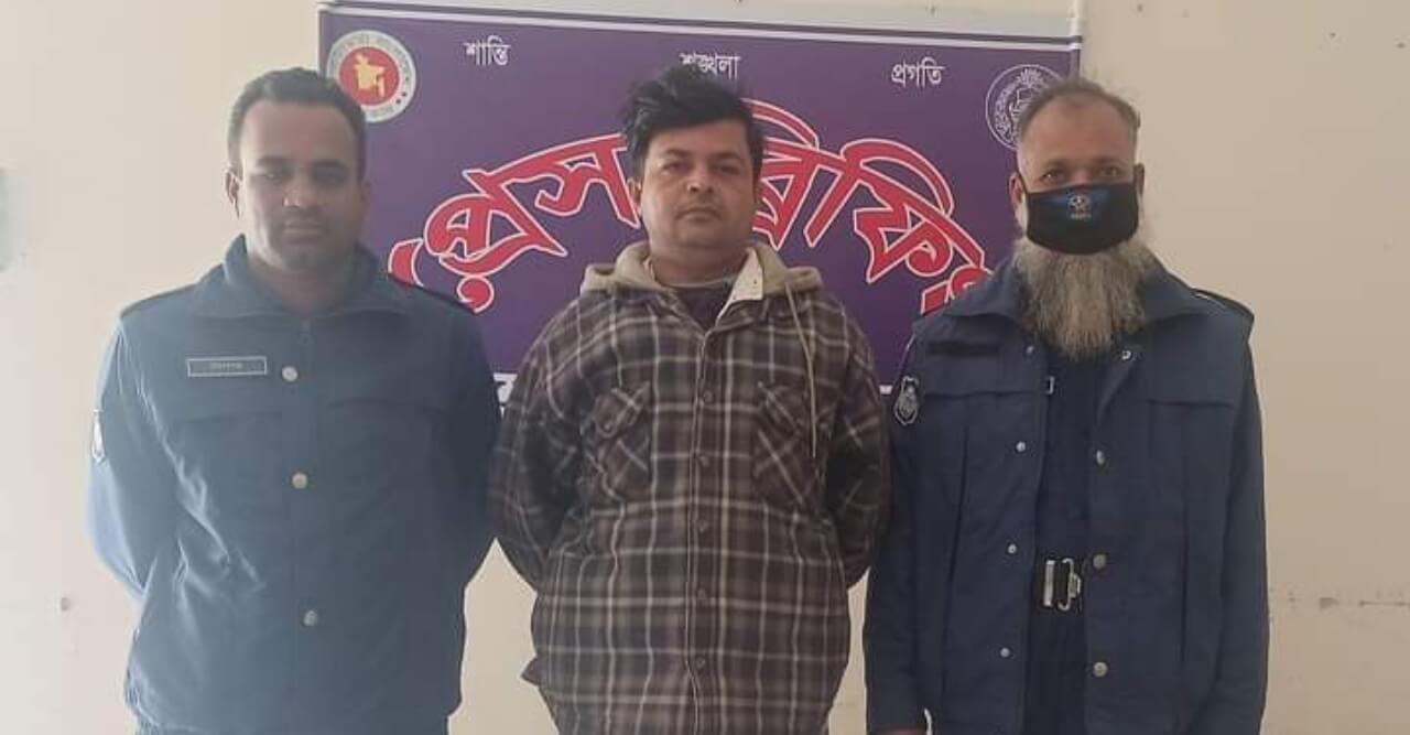 মোল্লাহাটে মাদক সহ ২ আসামী গ্রেফতার