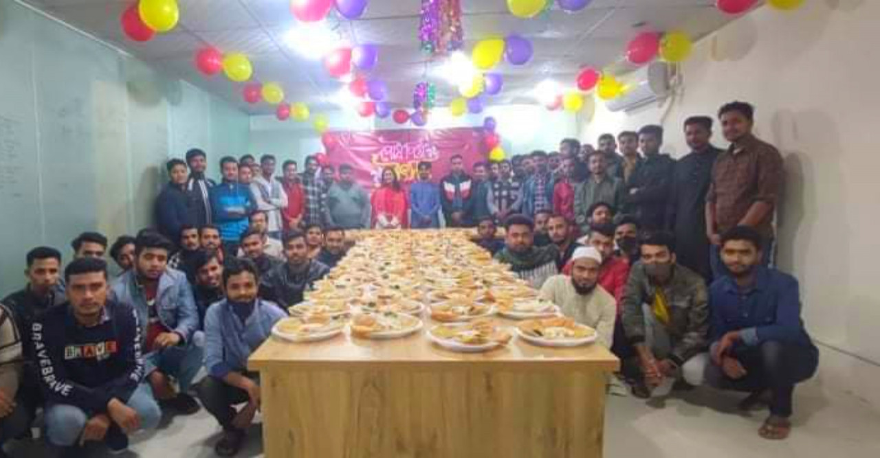 জয়নাল আ‌বেদীন অ্যান্ড স‌ন্সের আ‌য়োজ‌নে বিকা‌শের পিঠা উৎসব