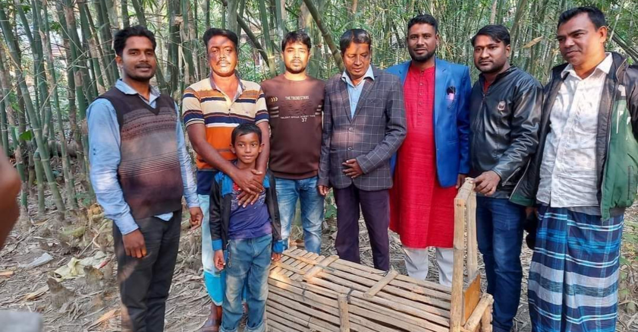 সংগঠনের সহযোগিতায় আটককৃত বন্যপ্রাণী অবমুক্ত