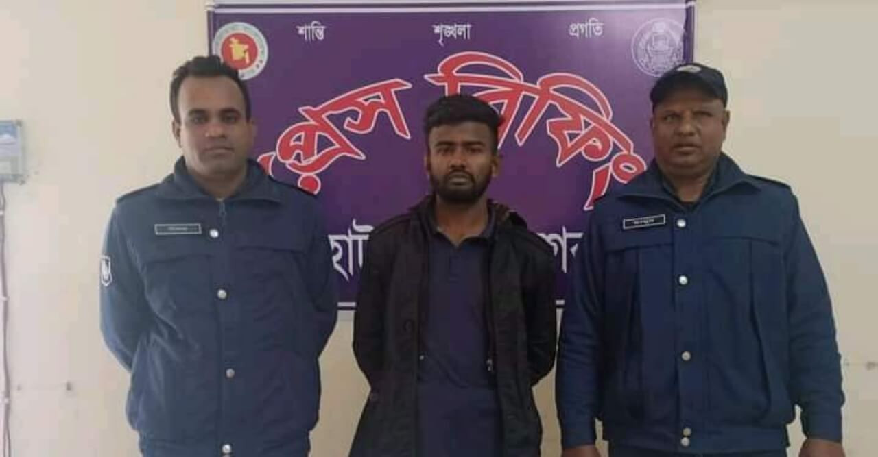 মোল্লাহাটে পুলিশের অভিযানে মাদকসহ গ্রেফতার ১