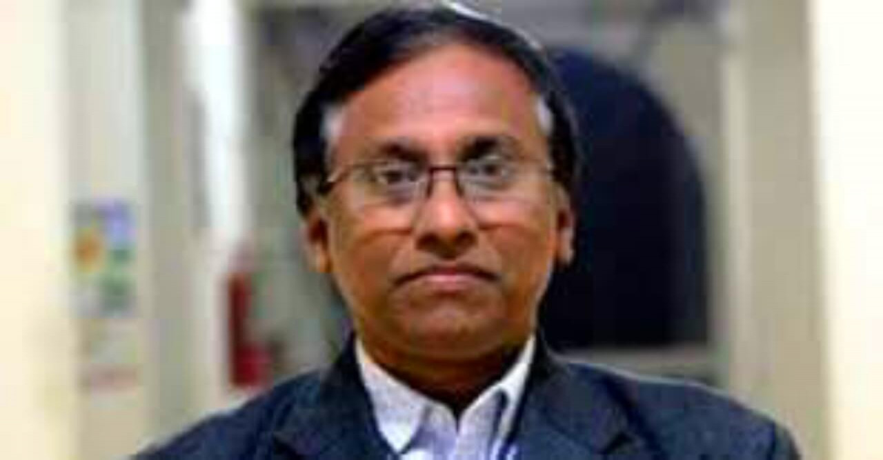 কুবি রেজিস্ট্রারের অপসারণের দাবি নিয়ে কর্মকর্তাদের উচ্চবাচ্য