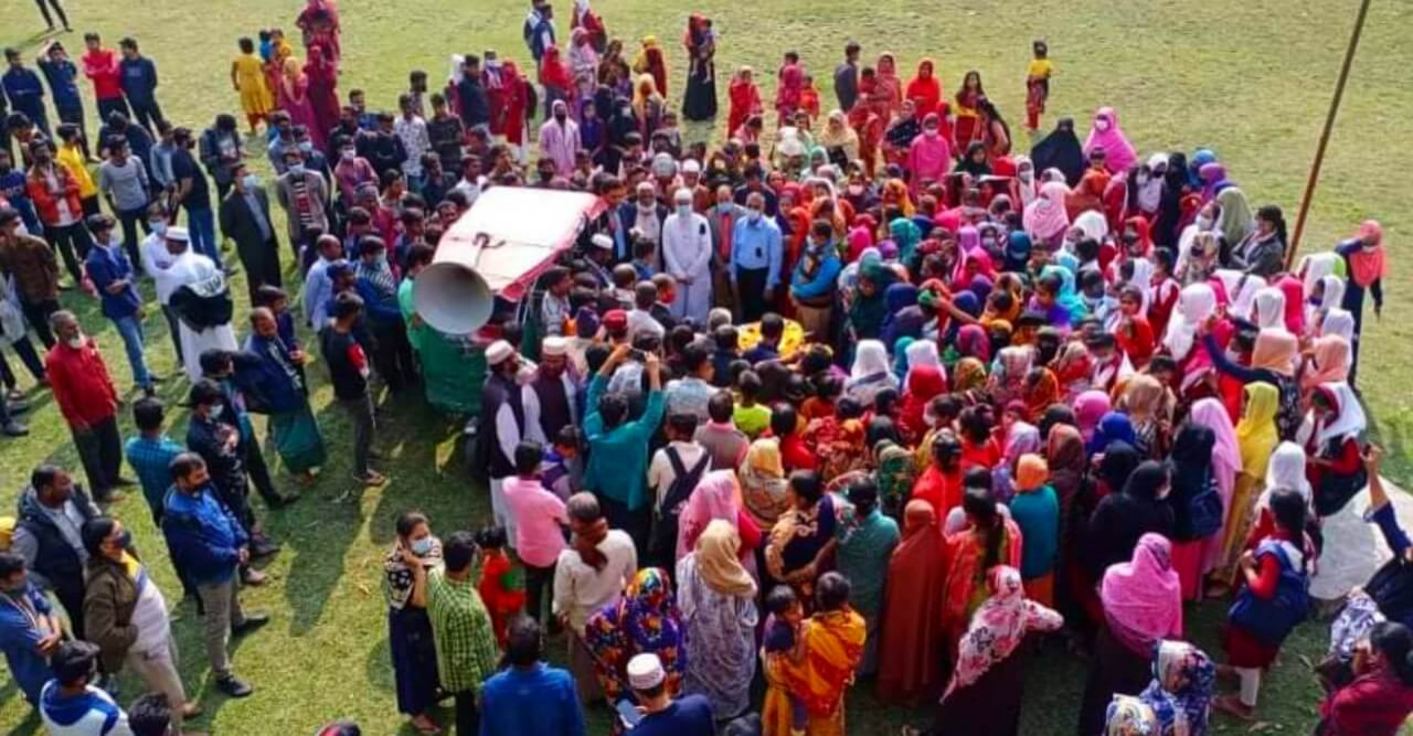 একমাস পরে লাশ হয়ে স্কুলে ফিরলেন শিক্ষাকা