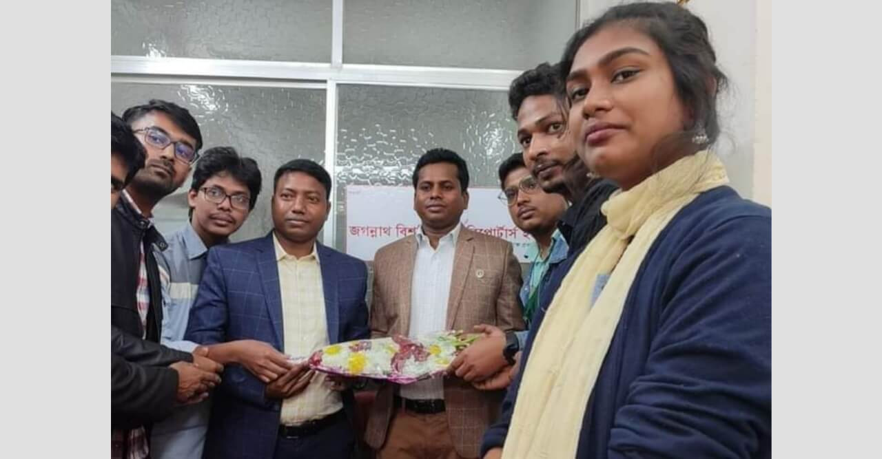 জবি রিপোর্টার্স ইউনিটি ও ছাত্রলীগের শুভেচ্ছা বিনিময়