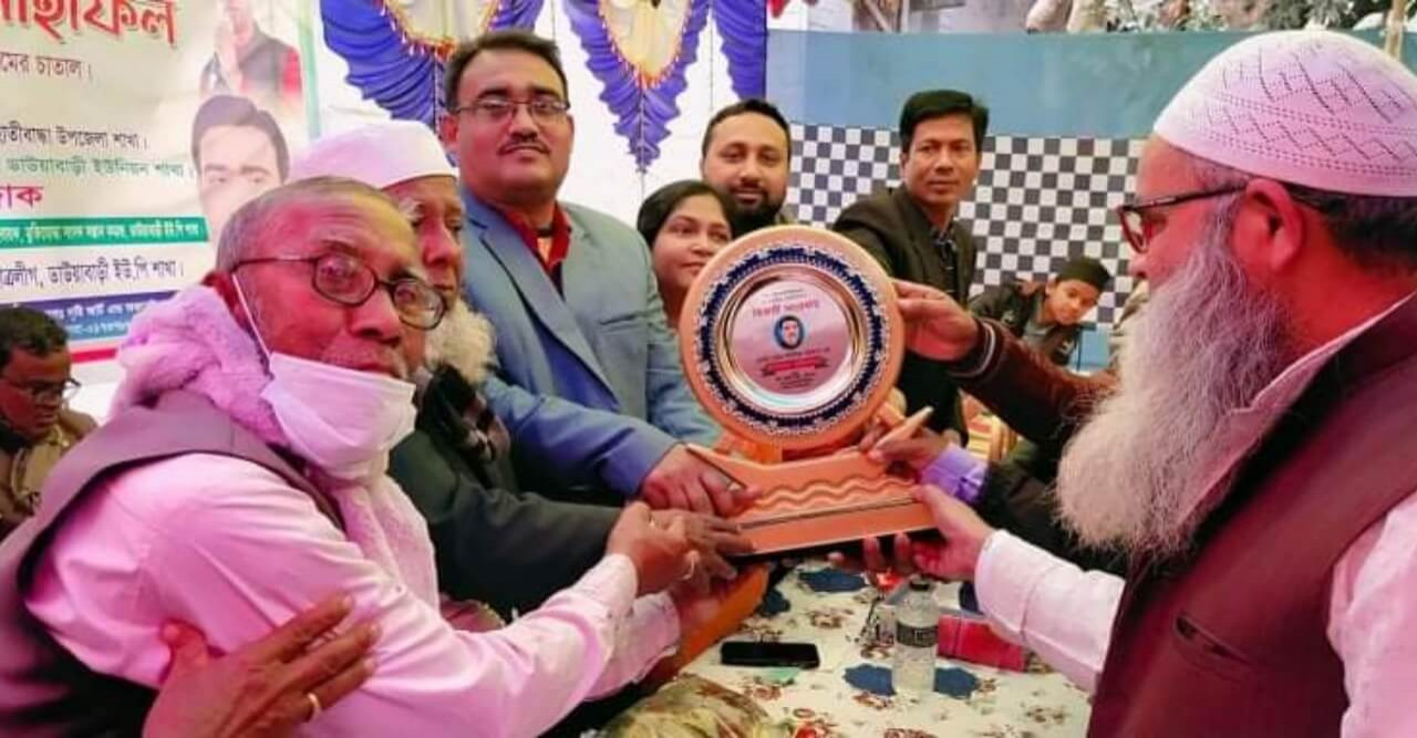 হাতীবান্ধায় নবনির্বাচিত চেয়ারম্যান ও ইউপি সদস্যদের সংবর্ধনা