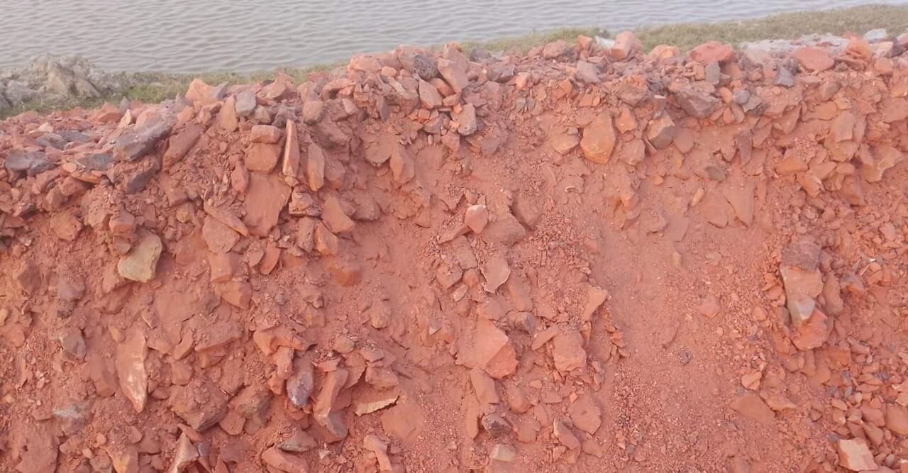 কৈখালী ইউনিয়নের রাস্তা কাজে নিম্নমানের মালামাল ব্যবহার