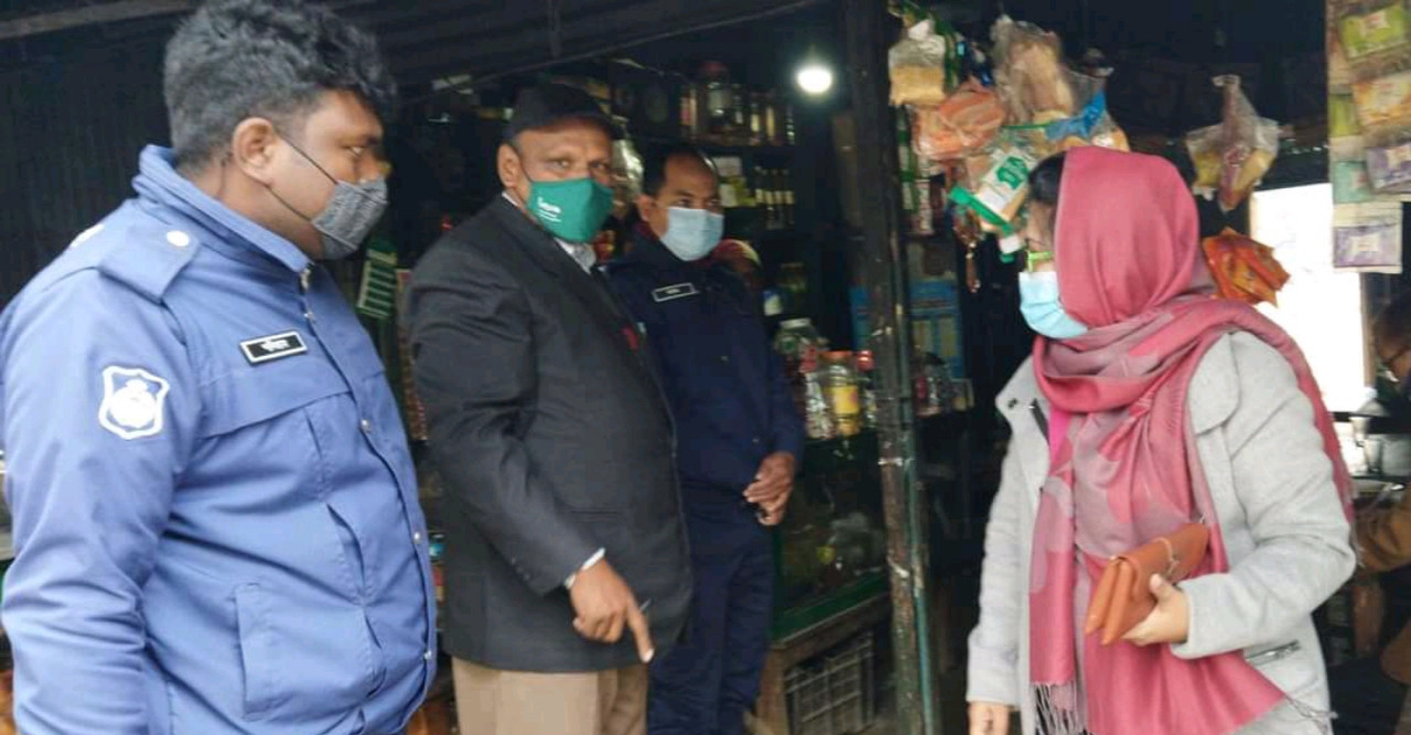 ডোমারে ভ্রাম্যমাণ আদালতের মাধ্যমে জরিমানা আদায়