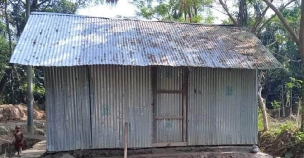 দক্ষিণ আইচায় অন্যের জমি দখলের পায়তারা