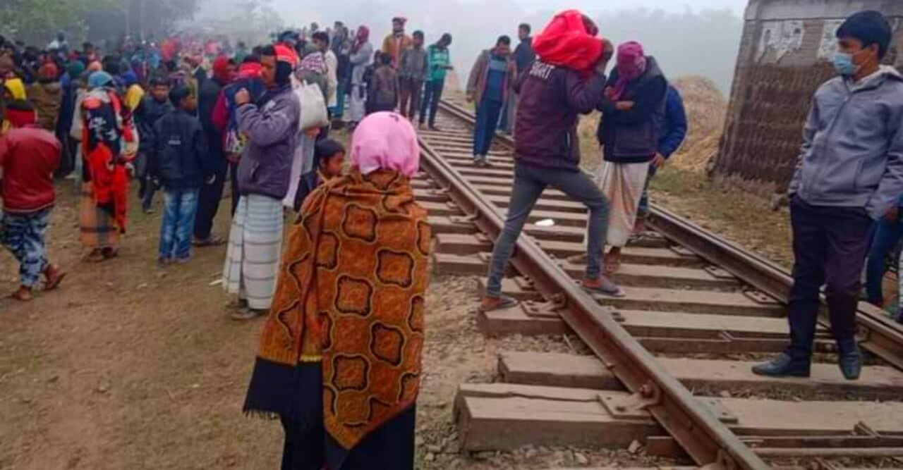 নীলফামারীতে ট্রেন দুর্ঘটনায় নিহত ৩, আহত ৫