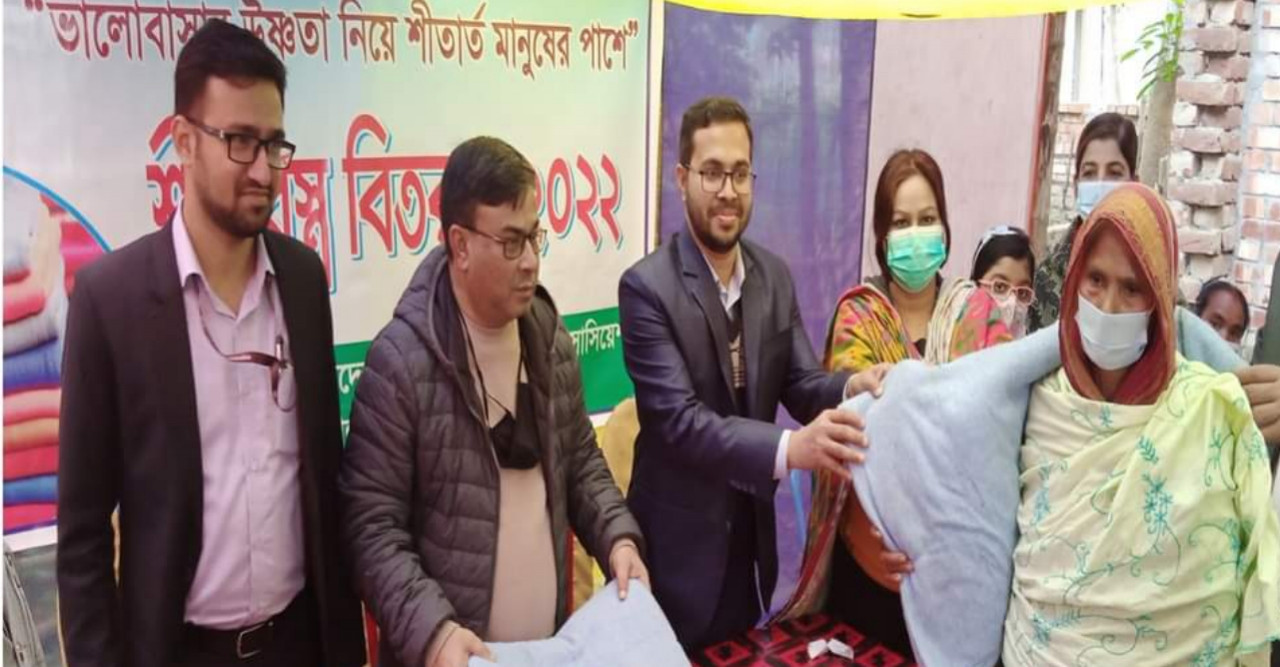 ডোমারে ‘রেজিস্ট্রেশন সার্ভিস এসোসিয়েশন’ এর উদ্যোগে শীতবস্ত্র বিতরণ