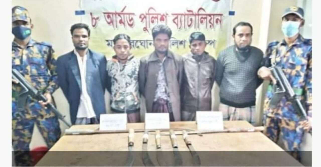 রোহিঙ্গা ক্যাম্পে ডাকাতির প্রস্তুতিকালে ৫ ডাকাত আটক