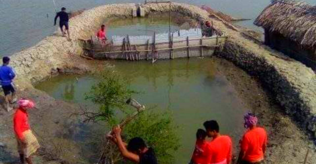 সুইচ গেট অপসারণের কার্যক্রমে অনিয়ম পাউবো কর্মকর্তার