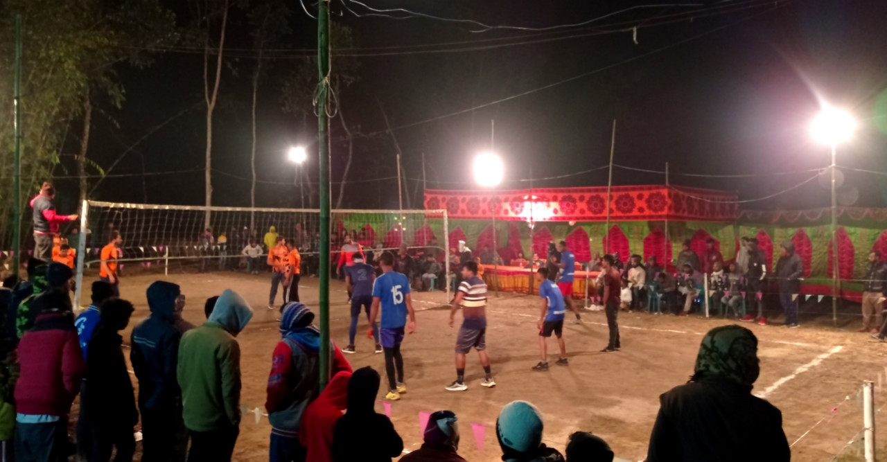 ডোমারে ভলিবল টুর্নামেন্টের উদ্বোধন