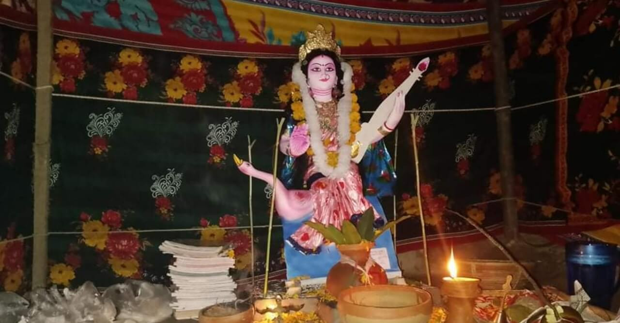 কৈখালীতে পুষ্পার্ঘ্য অর্পণ করে বিদ্যার দেবীকে আহবান