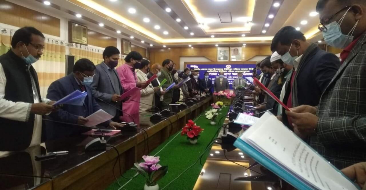 ঠাকুরগাঁও সদরের নবনির্বাচিত ২০ ইউপি চেয়ারম্যানদের শপথ গ্রহন অনুষ্ঠিত