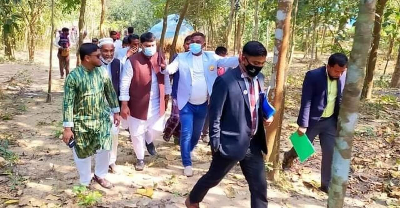 প্রস্তাবিত শেখ রাসেল মিনি স্টেডিয়াম পরিদর্শনে যুব ও ক্রীড়া মন্ত্রণালয়ের সচিব