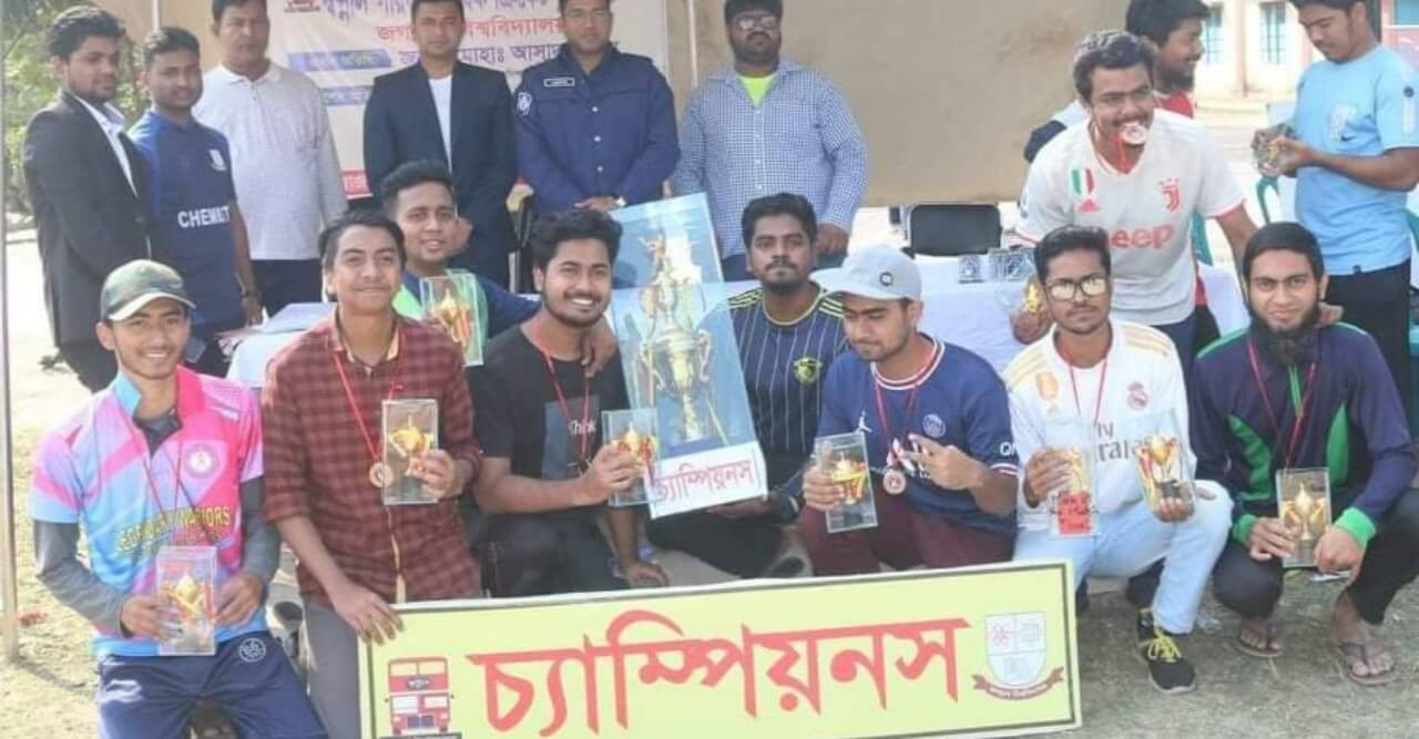জবির স্বপ্নীল বাসের শিক্ষার্থীদের উদ্যোগে ক্রিকেট টুর্নামেন্টের আয়োজন