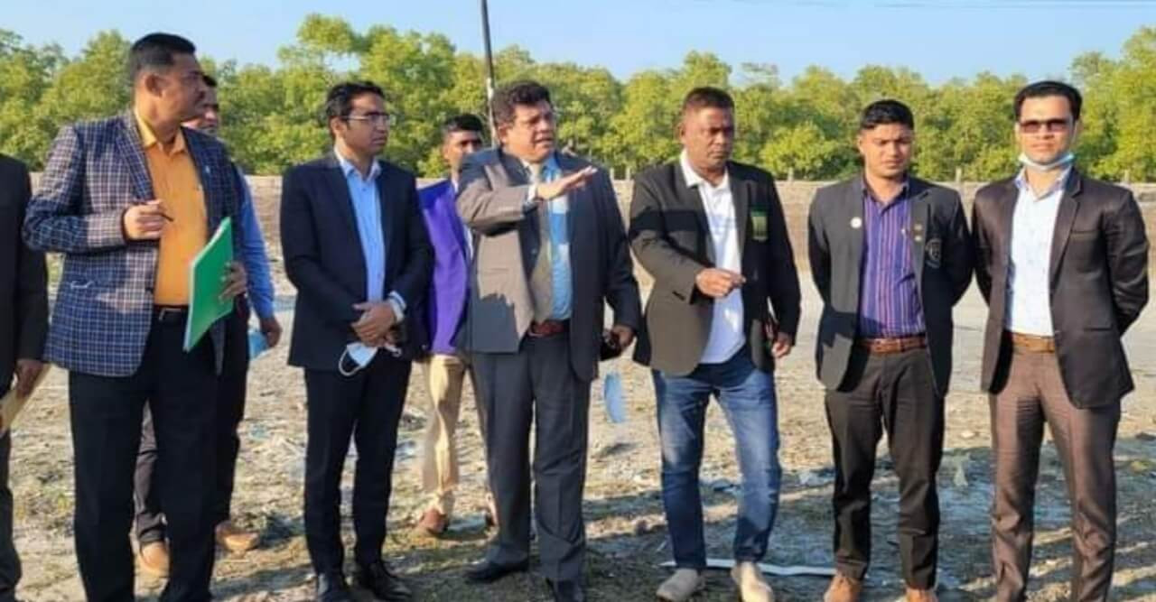 মহেশখালীতে হচ্ছে আন্তর্জাতিকমানের স্টেডিয়াম; পরিদর্শনে যুব ও ক্রীড়া মন্ত্রণালয়ের সচিব