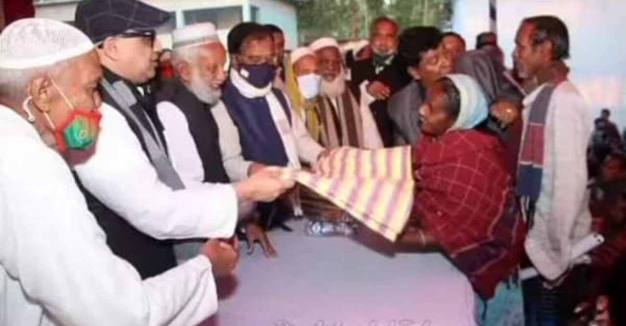 সরিষাবাড়ীতে সাবেক  তথ্য ও সম্প্রচার প্রতিমন্ত্রীর শীতবস্ত্র বিতরণ