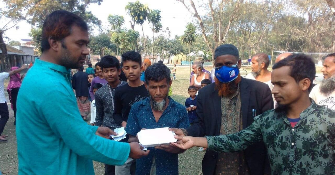 বাংলাদেশ জমঈয়তে আহলে হাদীস কর্তৃক খাদ্য বিতরণ