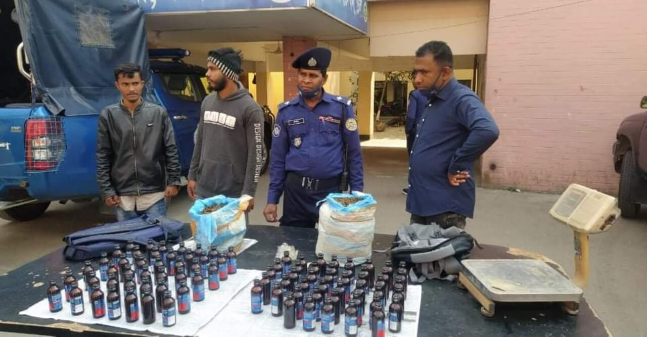 ভোলায় ২ মাদক কারবারিকে আটক করেছে পুলিশ
