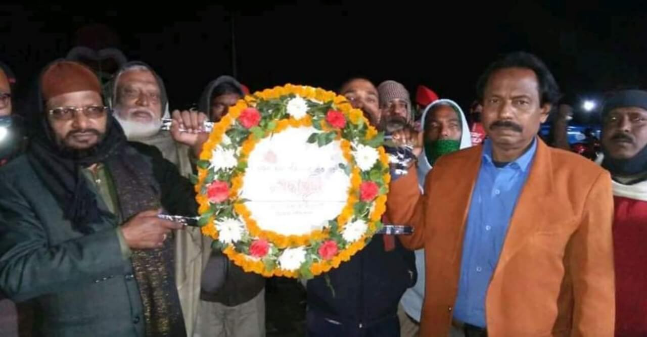 একুশের প্রথম প্রহরে ডোমার পৌর জাতীয় পার্টির শ্রদ্ধা নিবেদন
