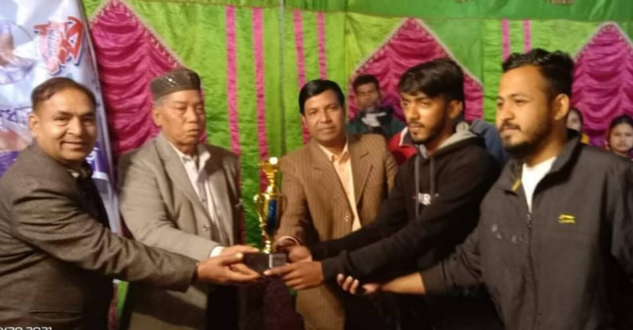 ডোমারে ‘মেয়র ব্যাডমিন্টন টুর্নামেন্ট’ এর ফাইনাল অনুষ্ঠিত