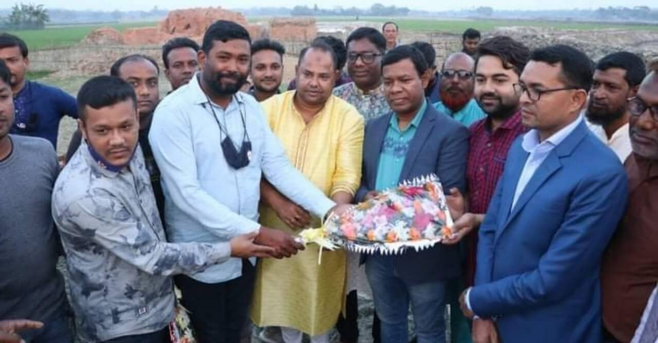 স্বেচ্ছাসেবক লীগের কেন্দ্রীয় দপ্তর সম্পাদক ও নেতৃবৃন্দের সাথে সাবেক ছাত্রনেতাদের শুভেচ্ছা বিনিময়