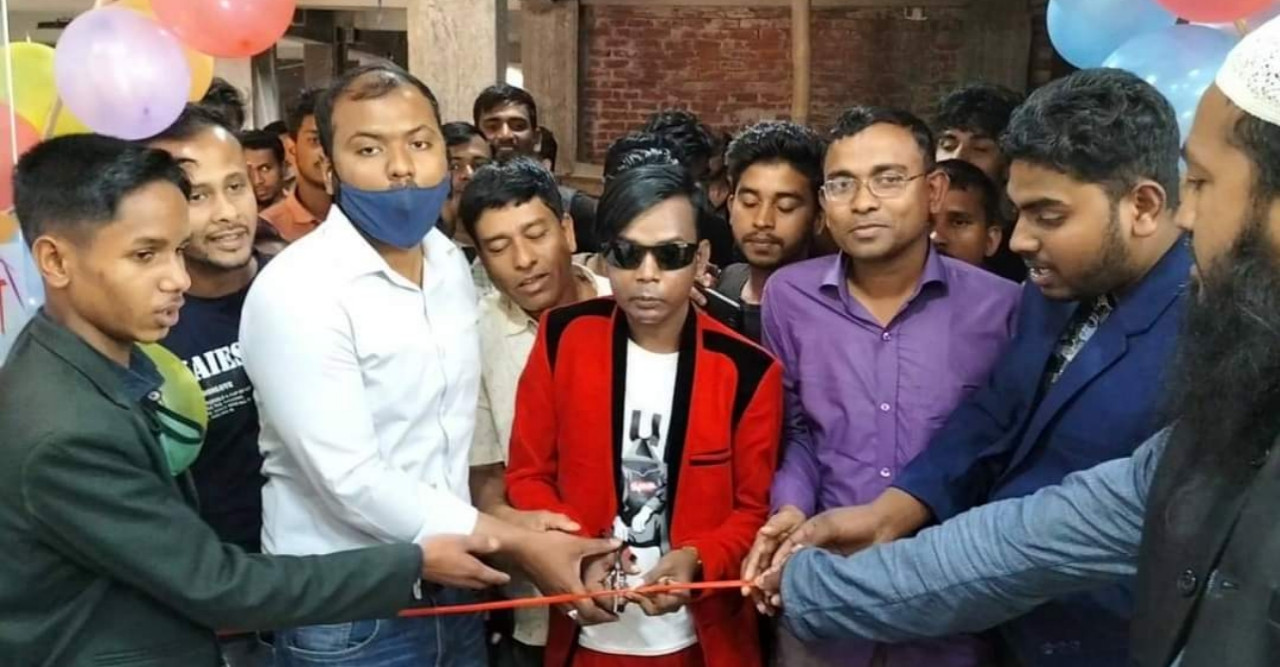 চট্রগ্রামের সুরাইয়া এন্টারপ্রাইজে'র  উদ্বোধন করলেন হিরো আলম