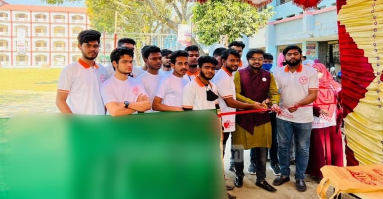 গুরুদাসপুরে ফ্রি ব্লাড গ্রুপ নির্ণয় ক্যাম্প অনুষ্ঠিত