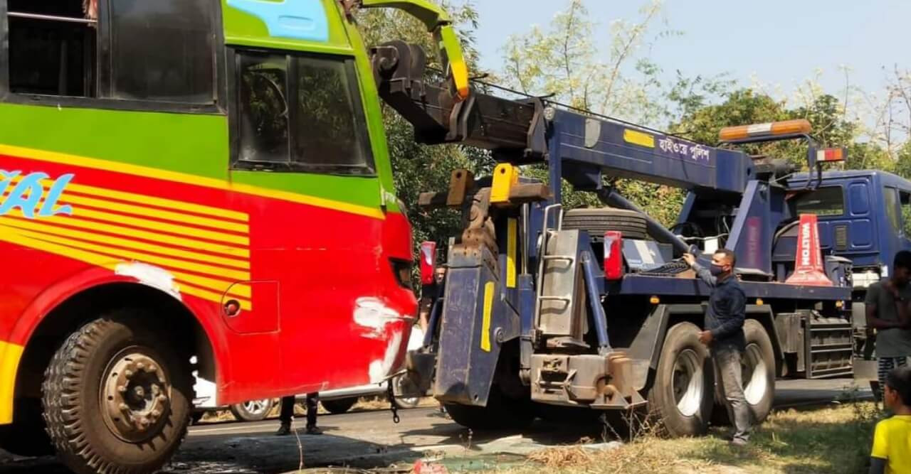 গুরুদাসপুরে সড়ক দুর্ঘটনায় নিহত ১