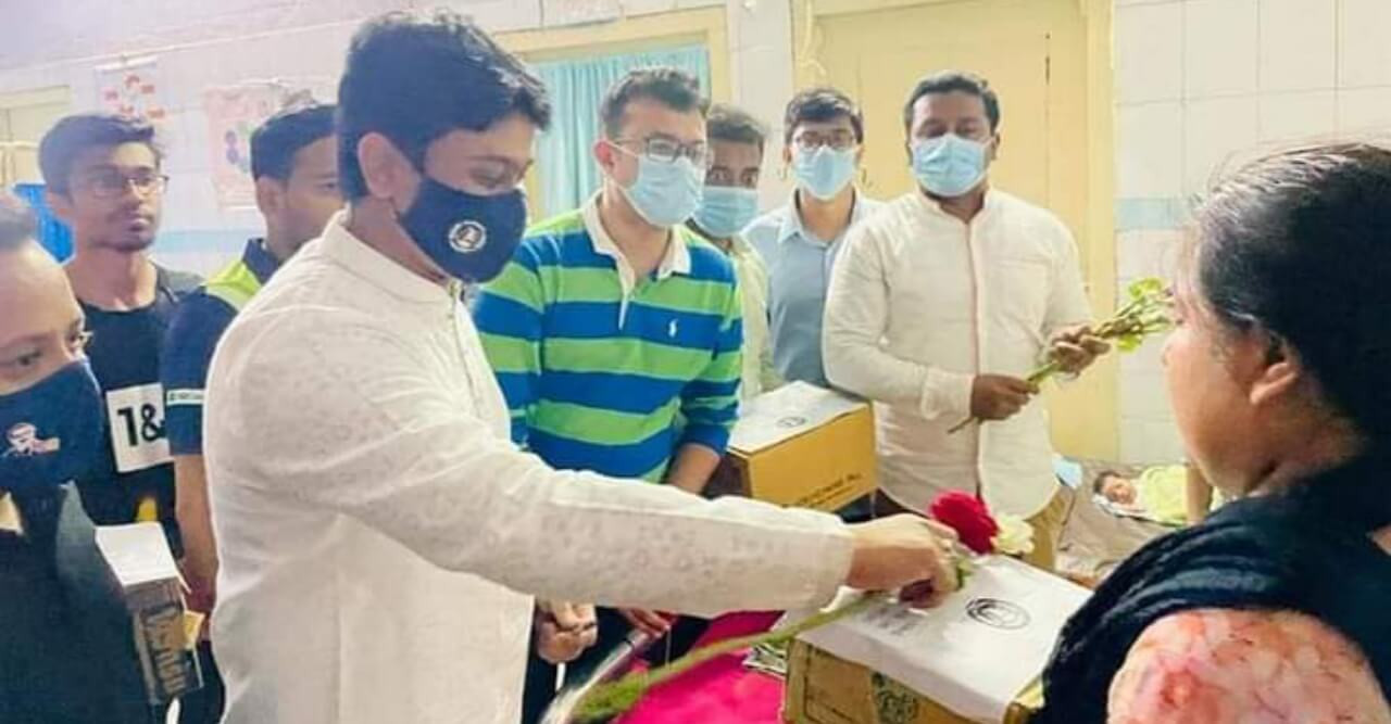 বঙ্গবন্ধুর জন্মবার্ষিকী ও জাতীয় শিশু দিবসে নবজাতকদের জন্য ছাত্রলীগের উপহার